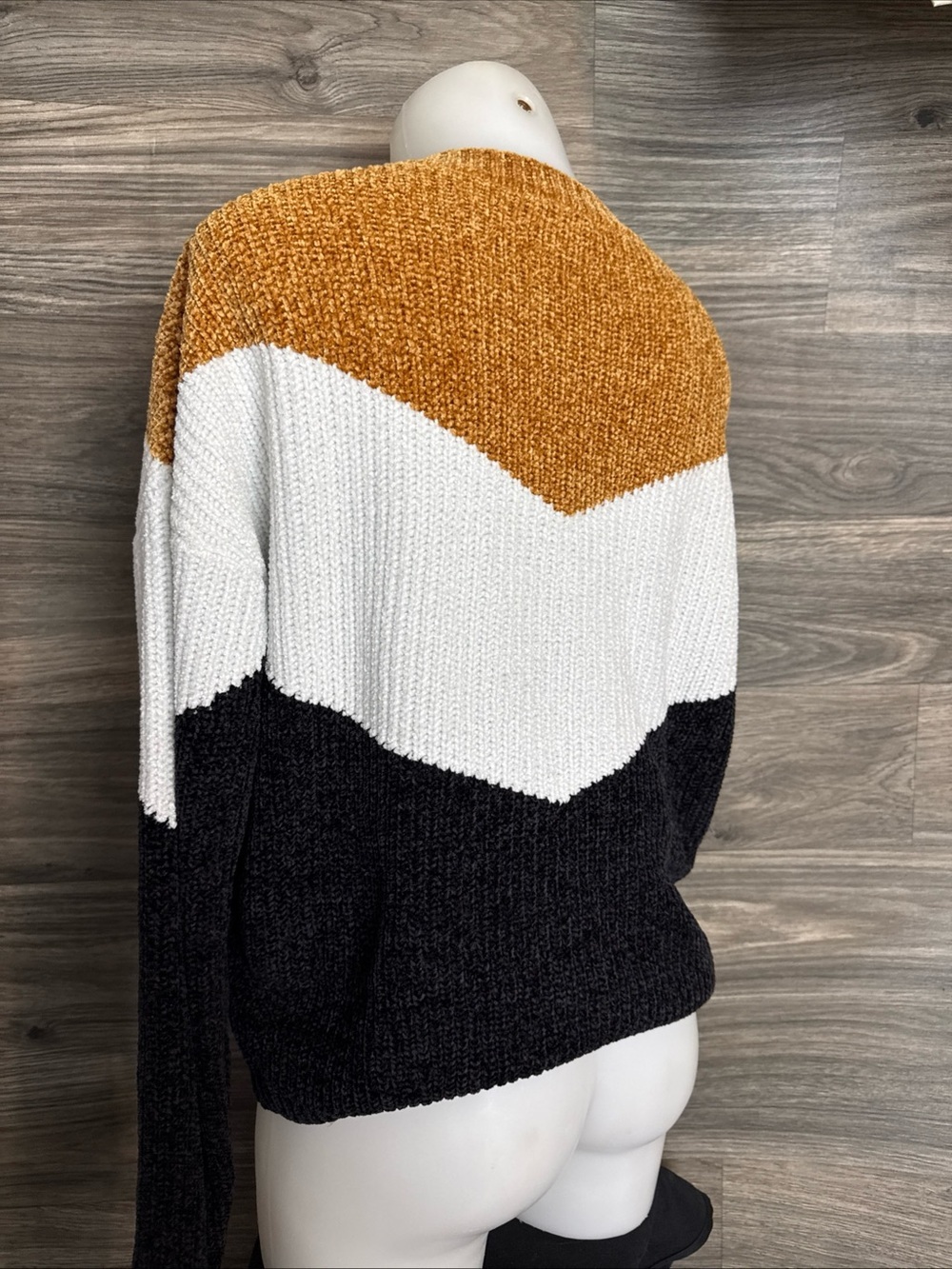 Ripzone Colorblock Chevron Crewneck soft knit Sweater - Mustard, White, Black M - Picture 7 of 11